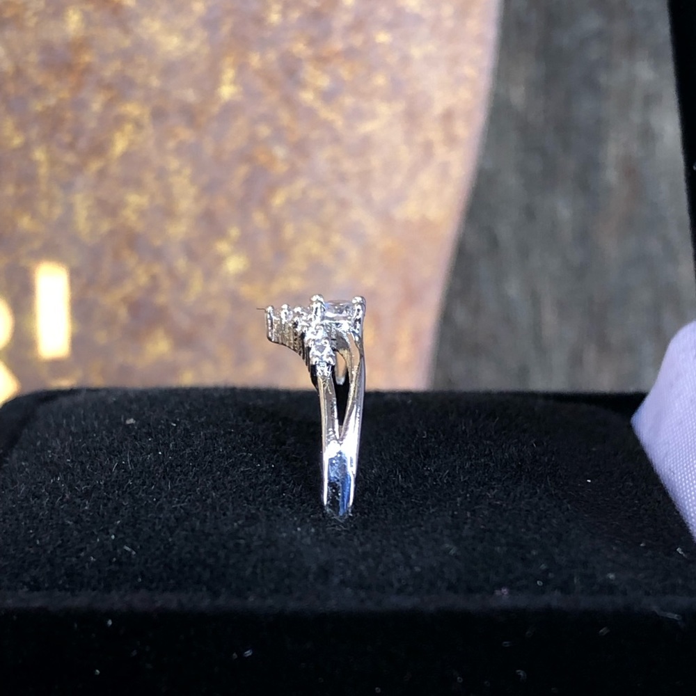 STERLING SILVER PERFECT PRINCESS RING SIZE 5.5 - Picture 7 of 8